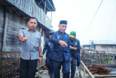 Tinjau Pembangunan Jerambah Khairiah Mandah–Igal, Bupati Herman Pastikan Kualitas Pekerjaan