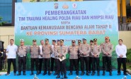 Polda Riau Berangkatkan Tim Trauma Healing, Logistik dan Alat Berat ke Agam Sumatera Barat