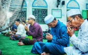 Bupati Indragiri Hilir (Inhil), Herman, galakkan Program Suling atau Subuh Keliling, sebuah gerakan mengajak masyarakat dan ASN untuk salat Subuh berjamaah di Masjid.