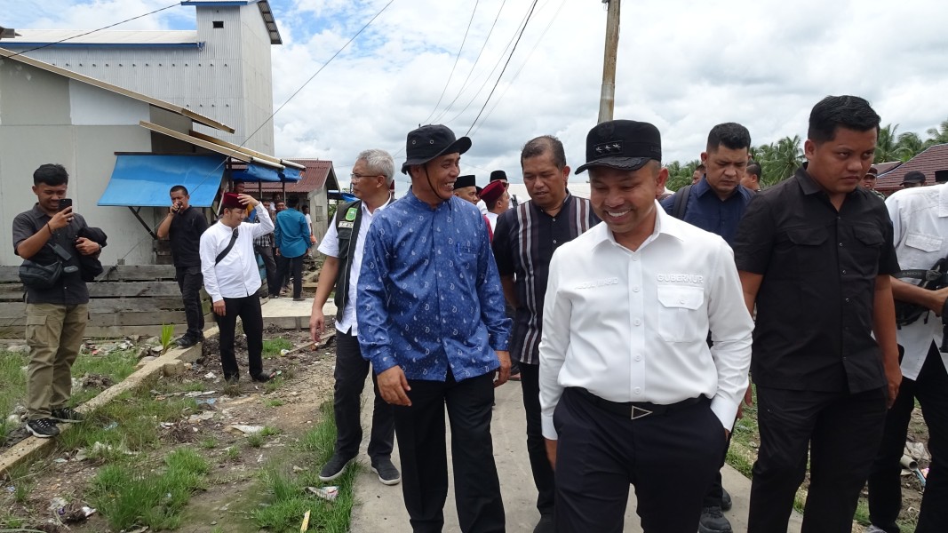 Bersama Haji Herman, Abdul Wahid Tinjau Rencana Pembangunan Jalan Penghubung Guntung Simbar Mandah