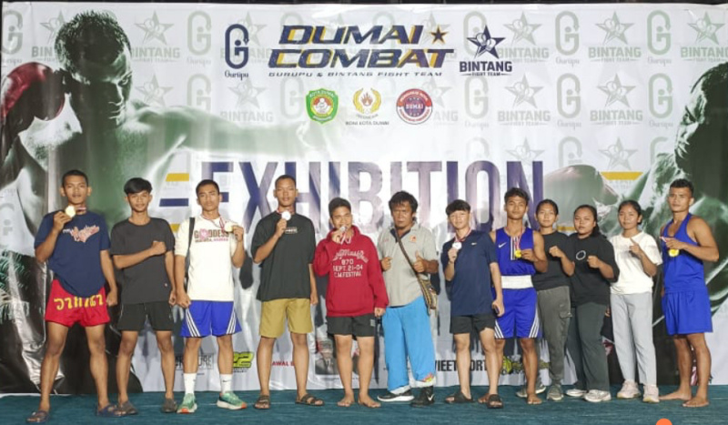 Petinju Muda Scorpion Boxing Camp Duri Sabet 4 Emas di Dumai Combat Exhibition