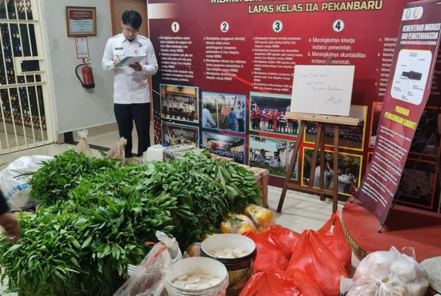 Petugas Lapas Pekanbaru Rutin Periksa Bahan Makanan Warga Binaan
