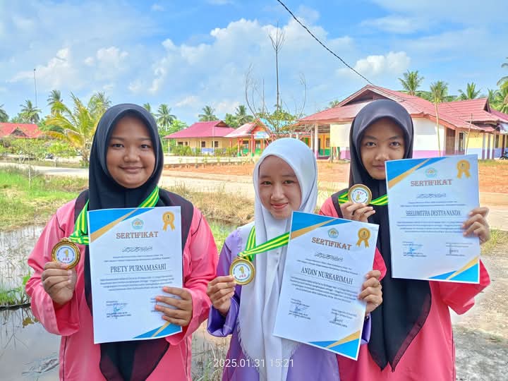 Capai Target Hafalan,  Siswa Tahfiz SMAN 3 Bangko Diberi Penghargaan