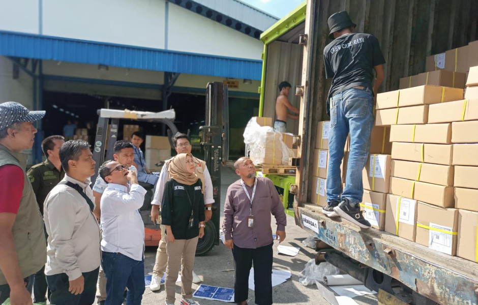 Bawaslu Rohil Ikut Awasi Pelepasan Logistik di Percetakan