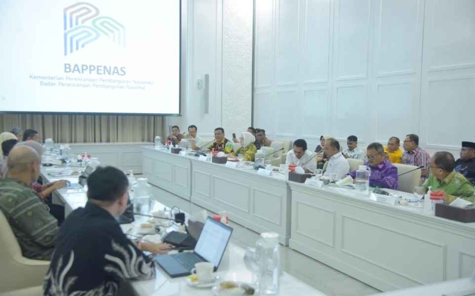 Bupati Inhil Desak Pemerintah Pusat Tetapkan Harga Baku Kelapa dan Tolak Wacana Pungutan Ekspor