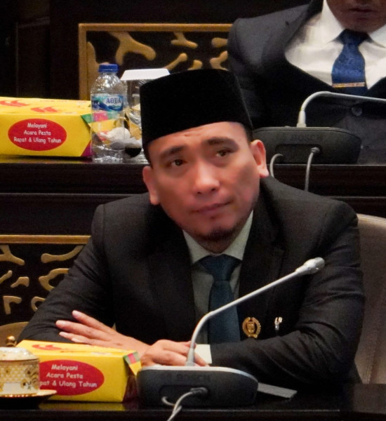 Terkait Ruas Jalan Reteh-Keritang, Ketua Umum Tim Hebat H Ikbal Sayuti: Kita akan Selesaikan