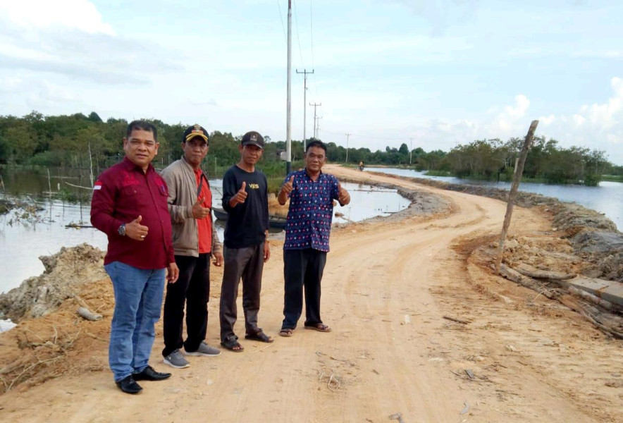Kadis PUTR Rohil Tinjau Persiapan Peresmian Jembatan Air Hitam