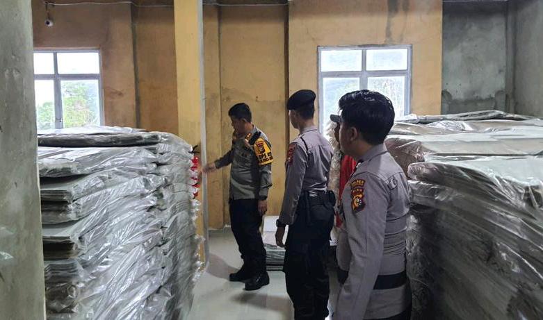 Kapolres Inhil Cek Gudang Logistik dan CCTV Kantor KPU