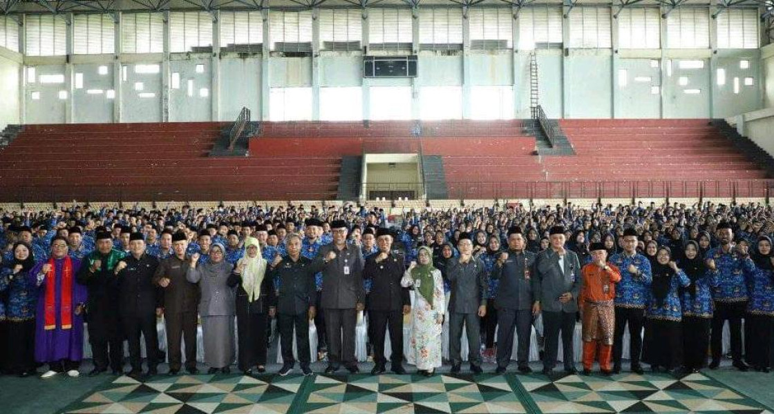 Pj Bupati Inhil Lantik dan Serahkan 1.470 SK PPPK Formasi Tahun 2023