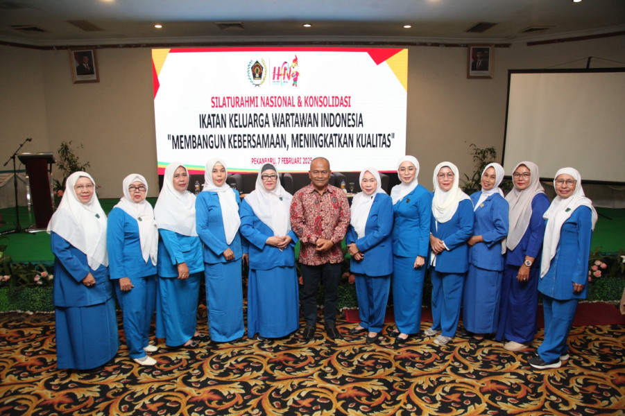 Plt IKWI Resmi Ditunjuk Saat Momen Perayaan HPN 2025 di Riau
