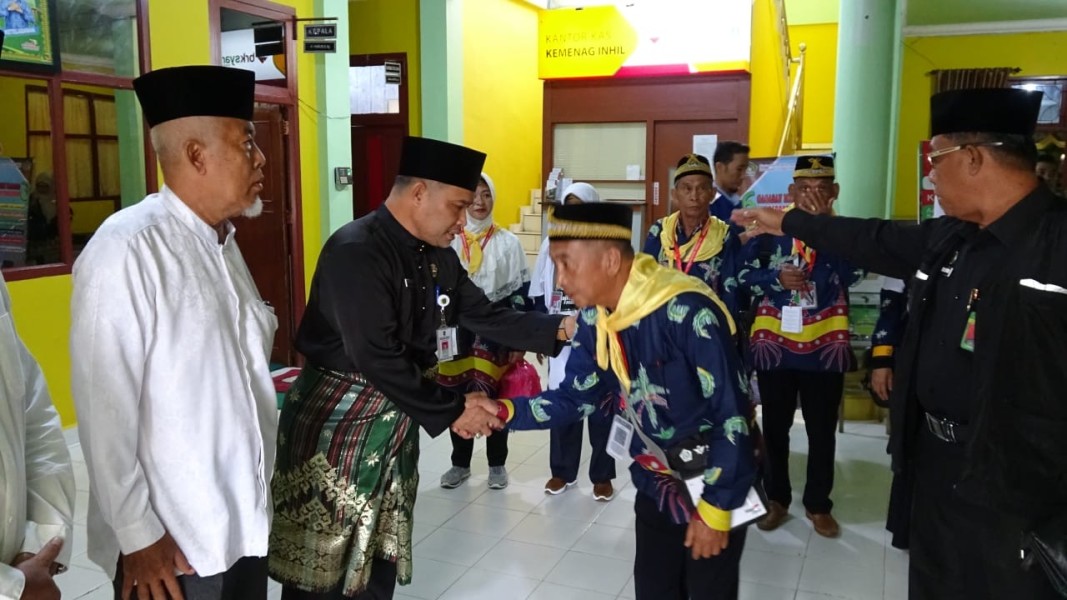 Delapan Jamaah Calon Haji Inhil Dilepas Menuju Tanah Suci