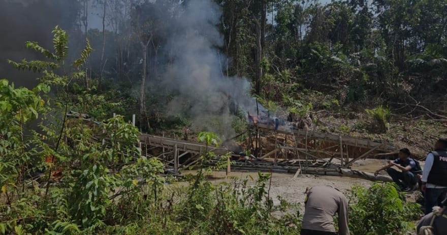 Polisi Inhu Grebek Tambang Emas Ilegal di Sungai Indragiri