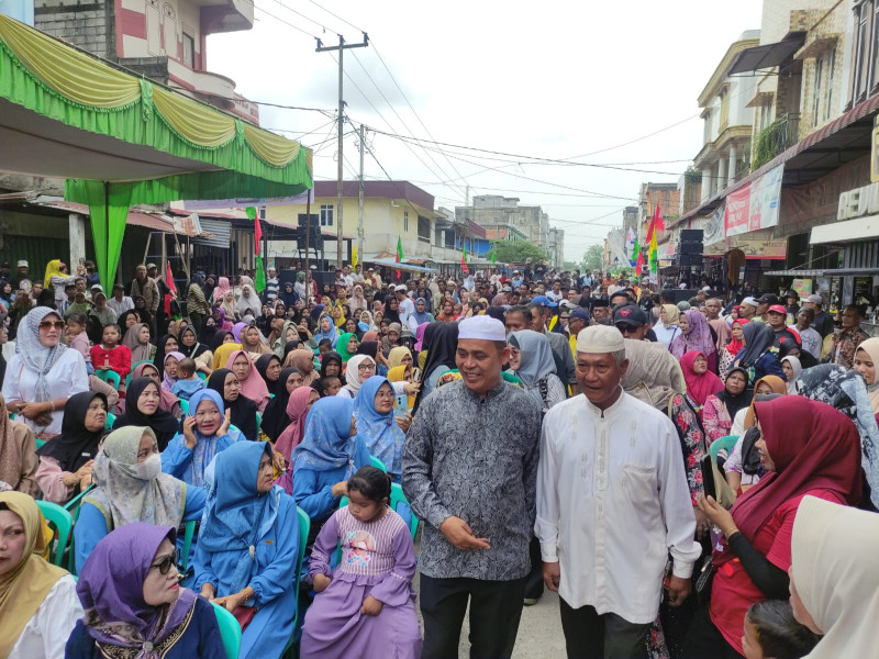 Meledak Warga Padati Kampanye Inhil Hebat Bersholawat di Kotabaru