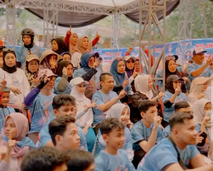 Pimpin Kota Pekanbaru, Muflihun Ade Hartati Siapkan Bus dan Seragam Gratis Untuk Anak Sekolah