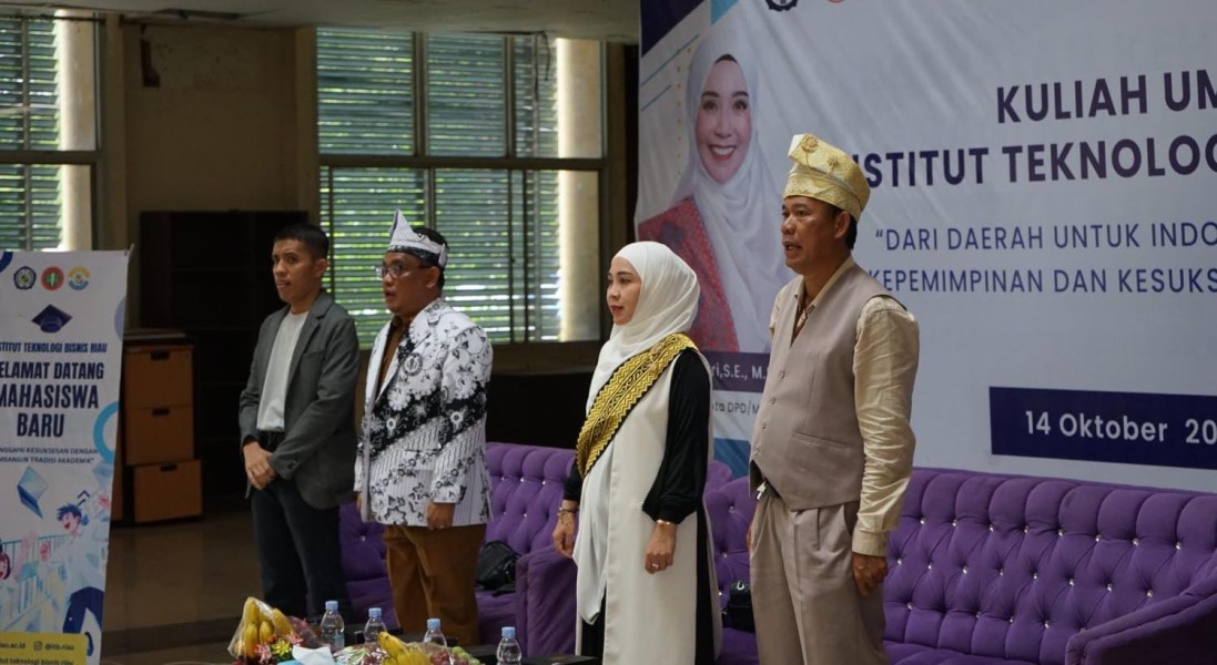 Anggota DPD RI Sewitri Beri Inspirasi Kepemimpinan dan Beasiswa bagi Mahasiswa ITB Riau