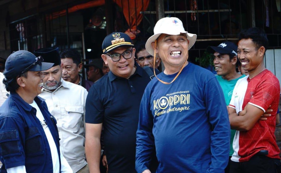 Pastikan Listrik di Teluk Lanjut-Pelangiran Kecil Sudah Berfungsi, Haji Herman Tinjau ke Lokasi