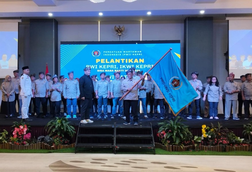 Lantik Pengurus PWI dan IKWI Kepri Batam, Zulmansyah: Wartawan Harus Pegang Teguh Kode Etik