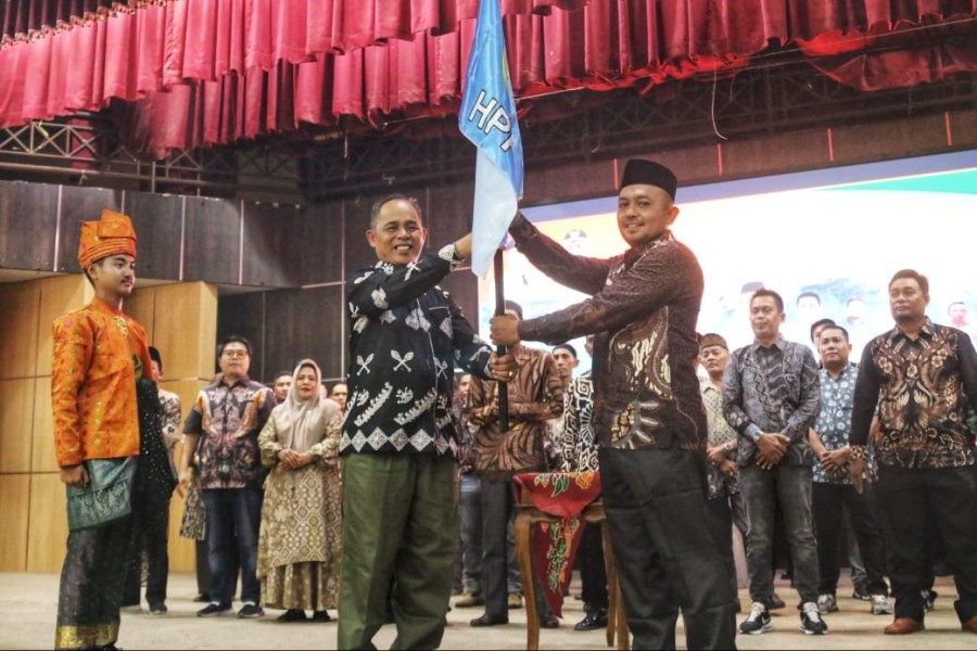 Bupati Inhil Lantik Pengurus Himpunan Pedagang Pasar Inhil 2025–2030