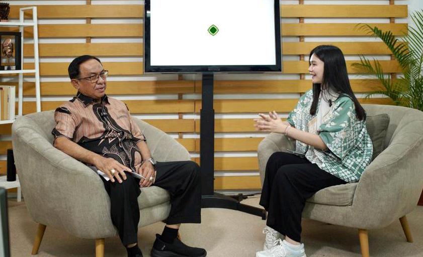 Di Studio Kompas Media Group Jakarta, HM Wardan Paparkan Potensi Kelapa Inhil