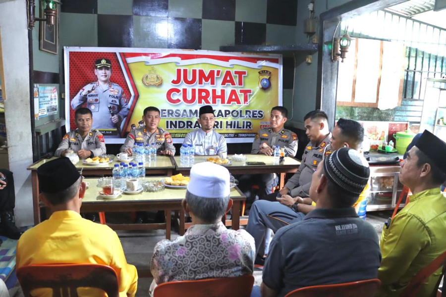 Ketika Polisi di Inhil Dengarkan Curhatan Masyarakat di Warung Kopi