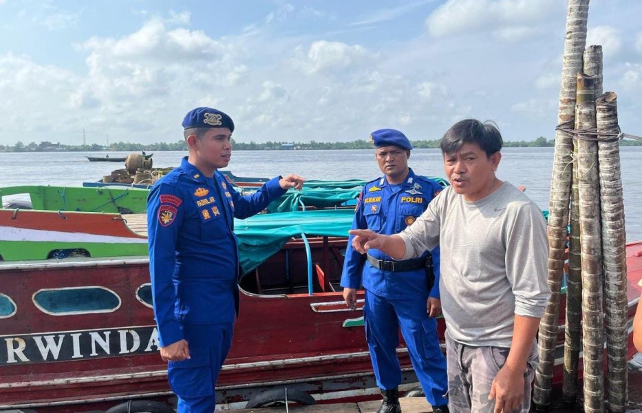 Antisipasi Laka Laut, Polairud Polres Inhil Awasi Aktivitas Pelabuhan Pelindo Tembilahan