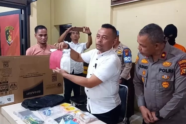 Nyamar Jadi Pembeli, Polisi di Pekanbaru Tangkap Pengedar  Sabu 1,4 Kg
