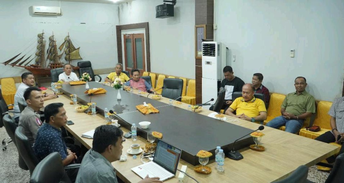 Bupati Inhil Pimpin Rapat Evaluasi Pengawasan Angkutan Barang