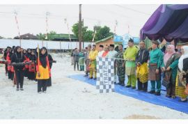 Plh.Sekda Inhil Lepas Pawai Ta’ruf Dan Bazar MTQ Ke-XIX Tingkat Kecamatan Kempas Tahun 2024
