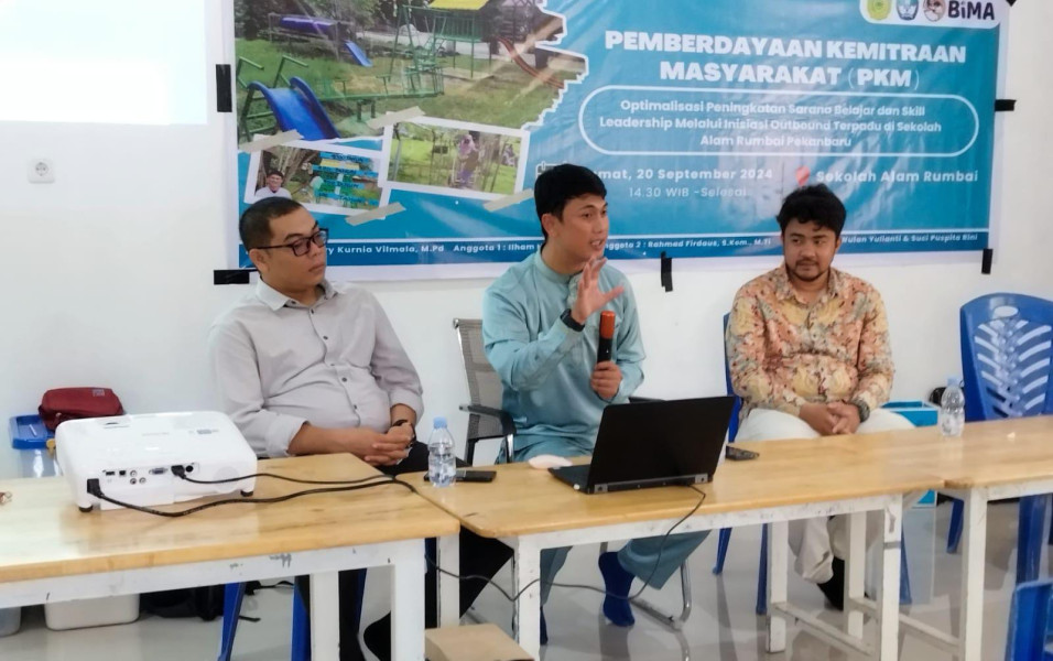 Tim PKM UMRI Optimalkan Sarana Belajar dan Skill Leadership Siswa di Sekolah Alam Rumbai Pekanbaru