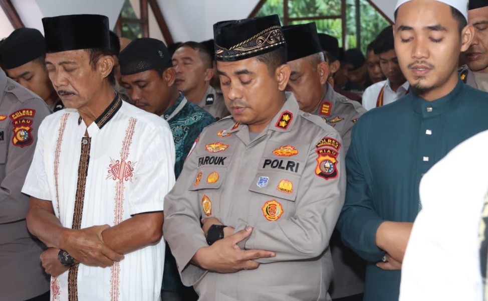 Polres Inhil Gelar Doa Bersama dan Sholat Ghaib Alm Affan Kurniawan