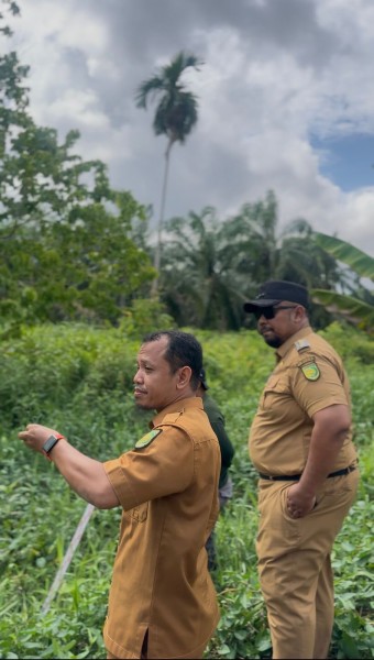 Camat Tembilahan Tegas Larang Bangunan di Atas Parit dan Buang Sampah Sembarangan
