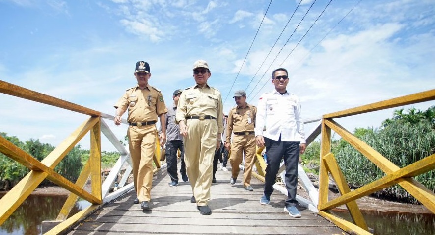 Bupati Inhil Resmikan Jembatan Sungai Rawa