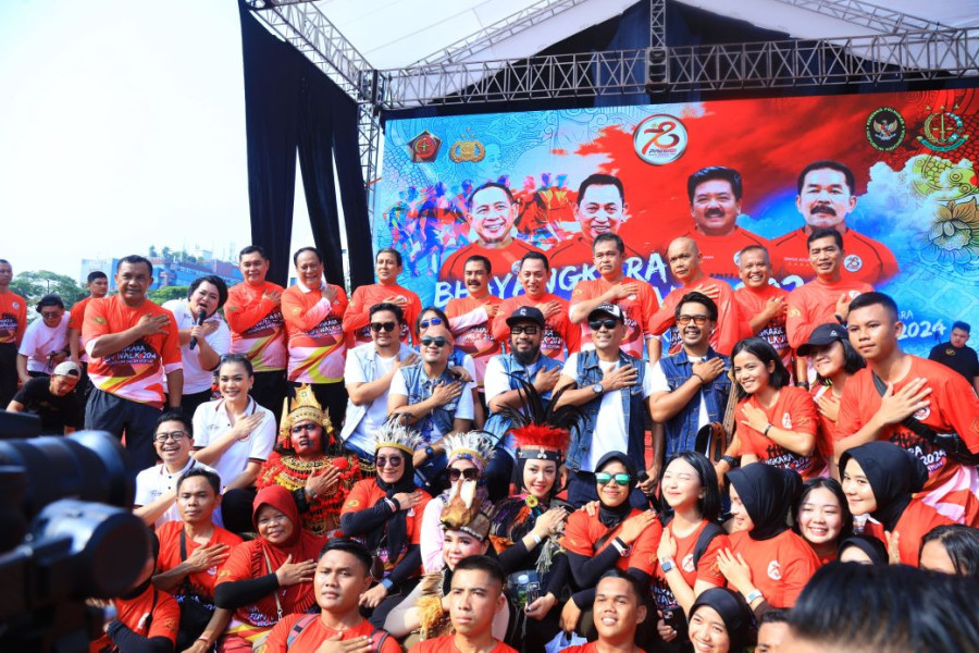 Menyambut HUT Bhayangkara ke-78, Polri Gelar Fun Walk
