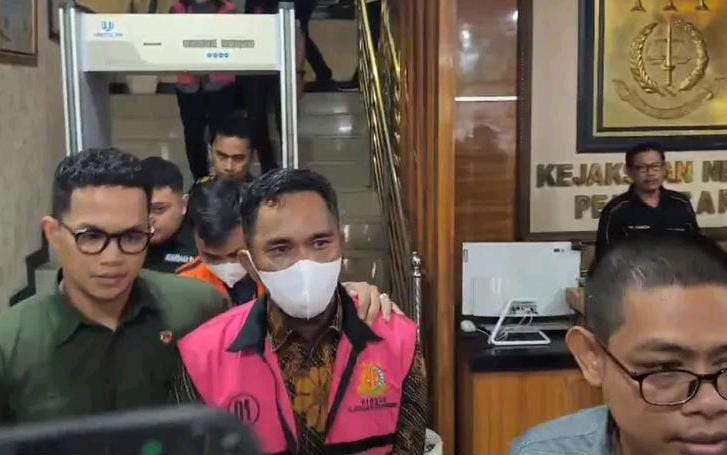 Berkas Kasus Korupsi Diskominfotiksan Pekanbaru Lengkap