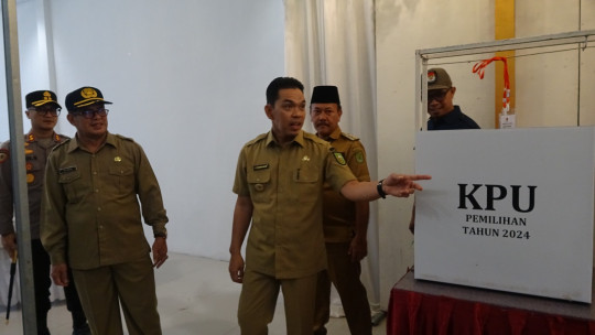 Pj Bupati Erisman Cek Kesiapan TPS untuk Pilkada Serentak 2024
