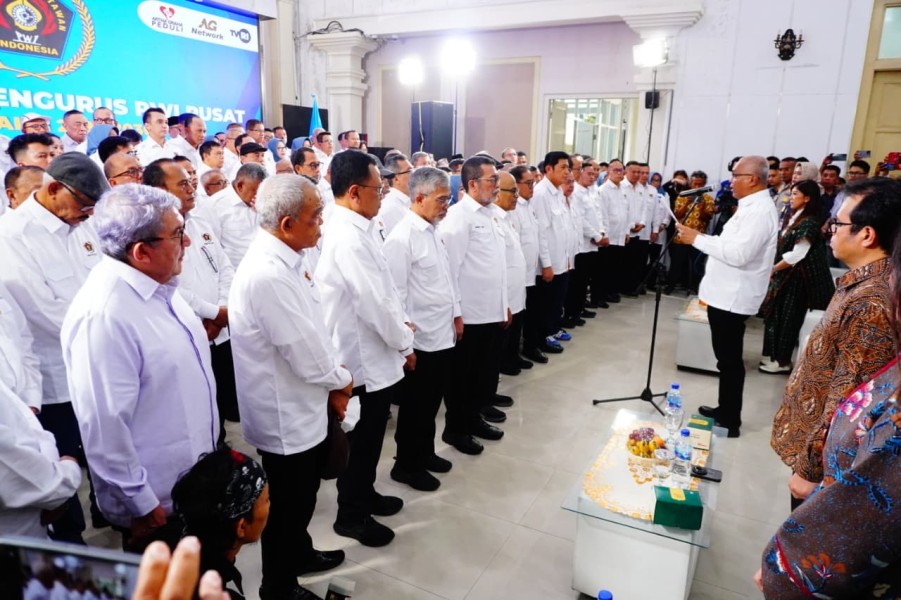 Pengurus PWI Pusat 2025-2030 Dikukuhkan, Menkomdigi: PWI Harus Jadi Rumah Aman Wartawan