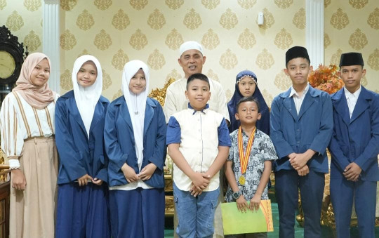 Harumkan Nama Daerah di Tingkat Nasional, Pj Bupati Inhil Herman Sambut Siswa/Siswi Berprestasi Di Kediamannya