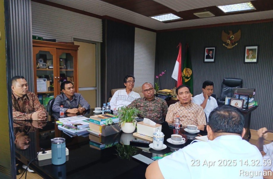 Haji Ikbal Sayuti Kunjungi Kementan Perjuangan Standarisasi Harga Kelapa Inhil