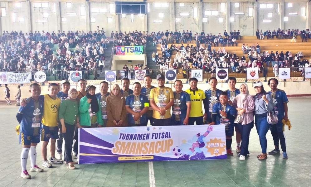 Iwan Taruna dan Elda Suhanura Sukseskan Turnamen Futsal IKA SMANSA Inhil