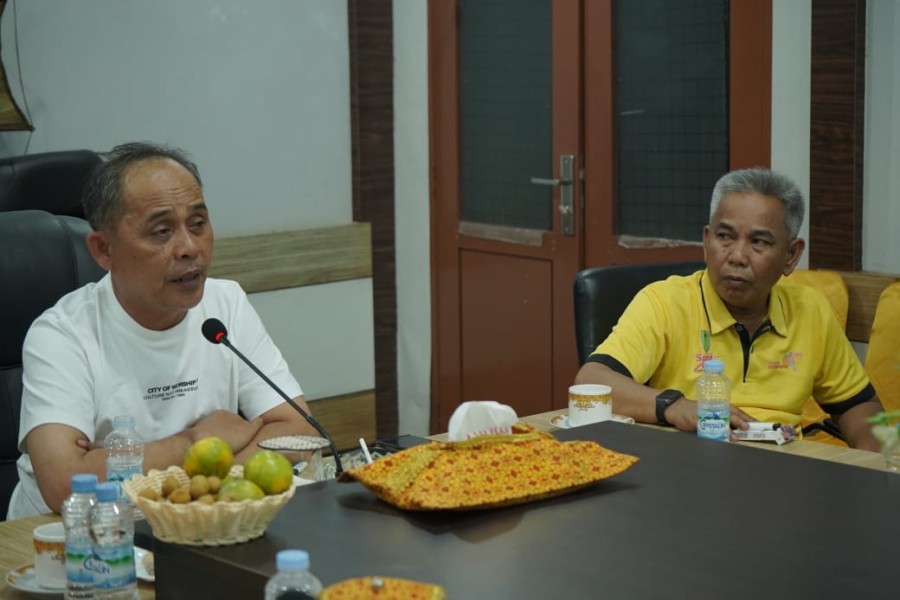 Bupati Inhil Perintahkan Dishub Tegakkan Perda Tindak Mobil Angkutan Barang Beraktivitas di Bahu Jalan