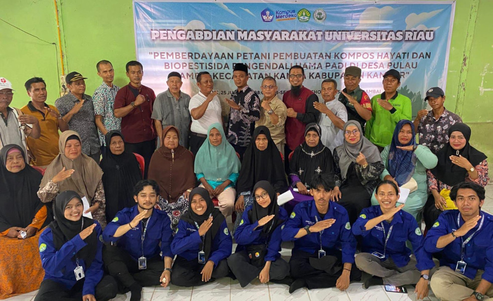 Kukerta Unri Sosialisasi Pembuatan Pupuk Hayati dan Biopestisida di Pulau Rambai