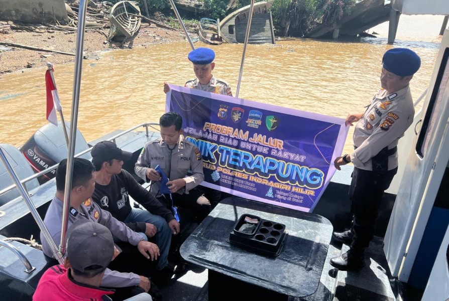 Satpolairud Polres Inhil Sediakan Klinik Terapung, Layani Kesehatan Warga Pesisir