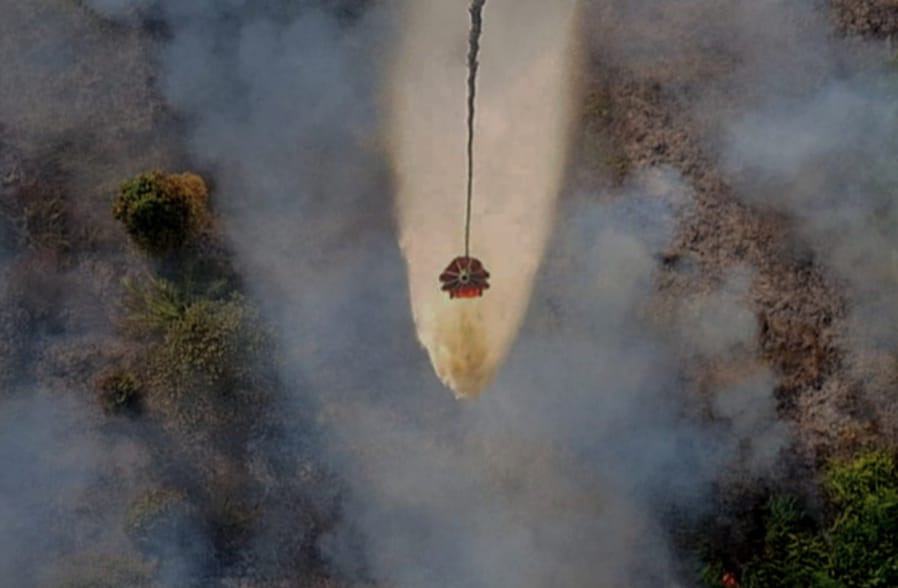 Hujan Guyur Riau, Meski Bebas Api Helikopter Water Bombing Tetap Beroperasi