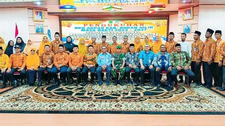Bupati Rohil Afrizal Sintong Sebut Semua Guru Honorer Agama Akan  Diangkat Jadi PNS