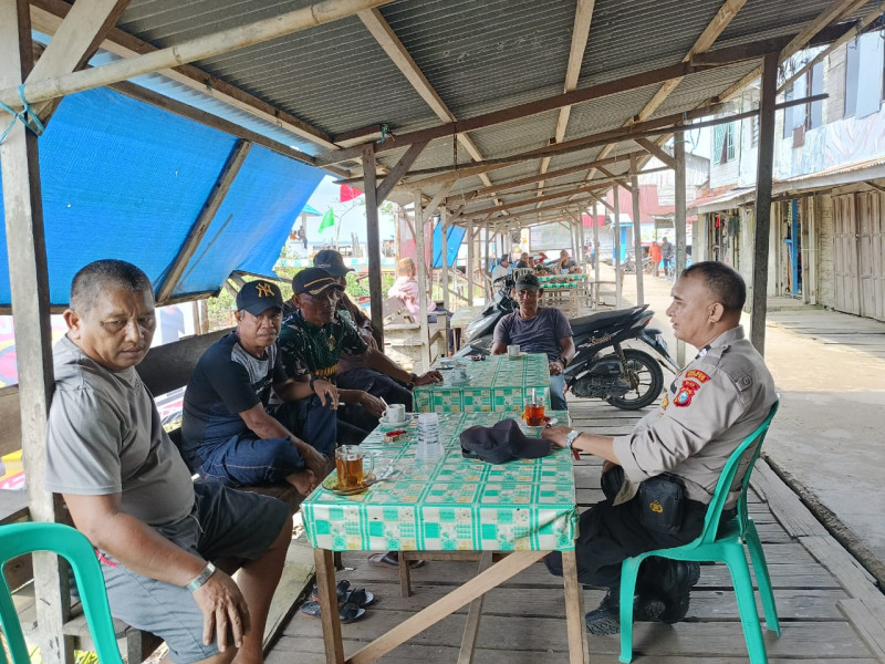 Sambangi Masyarakat, Personel Polsek Kuindra Berikan Himbauan Kamtibmas