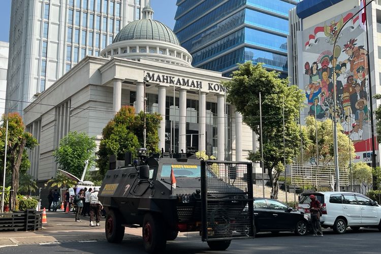 MK Diminta Batalkan Larangan Pejabat Desa Masuk Parpol
