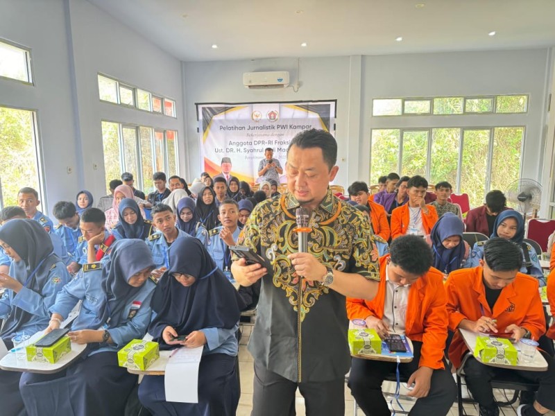 Dibuka Anggota DPR-RI Syahrul Aidi Maazat, Pelatihan Jurnalistik PWI Kampar Sukses Digelar