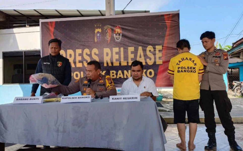 Pria ini Cabuli Anak Sambungnya Terduduk Lesu saat Diinterogasi Polsek Bangko