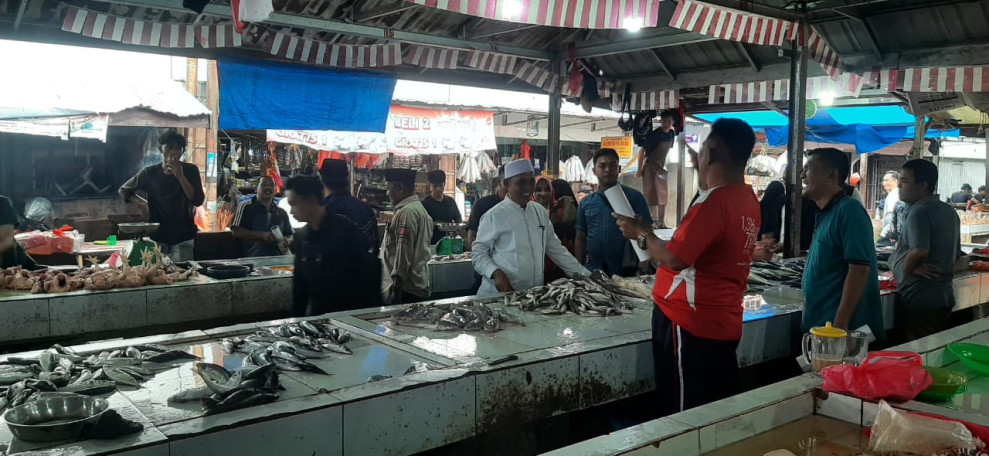Blusukan ke Pasar, Pedagang Harapkan Perhatian H Herman Memohon Dukungan
