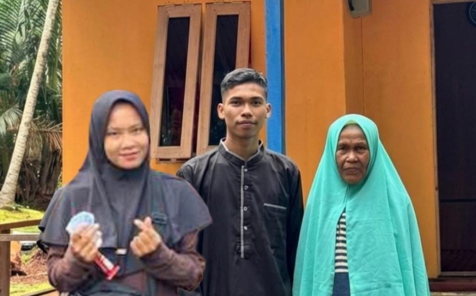 Konten Kebaikan, Kreator Mandah Fahro Rozi dan Ario Bedah Rumah Janda Tak Mampu